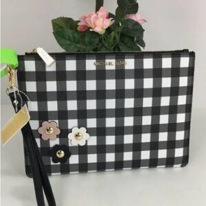 NWT Michael Kors MK Gingham Leather Med Zip Plaid Pouch Daisy Stud Wristlet Bag